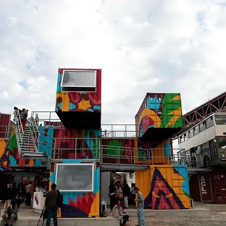 Arts, Cultural & Design District With A Sunny View Apartment