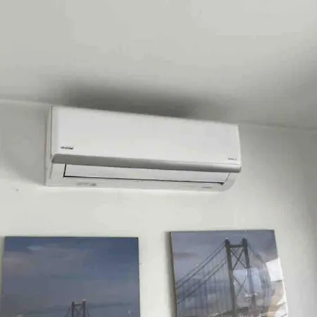 Arts, Cultural & Design District With A Sunny View Apartament