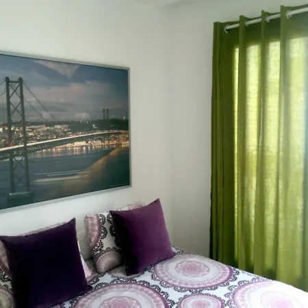 Arts, Cultural & Design District With A Sunny View Apartament